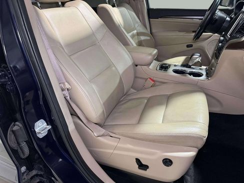 Used 2017 Jeep Grand Cherokee Limited image 27