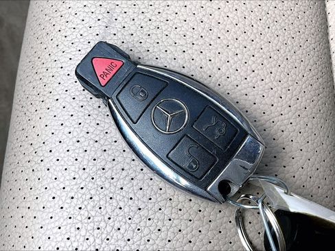 Used 2013 Mercedes-Benz C 250 Sedan image 15