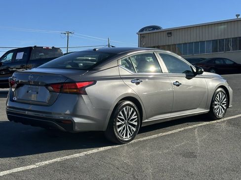 Used 2024 Nissan Altima 2.5 SV image 8