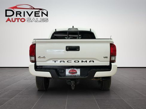Used 2022 Toyota Tacoma SR image 5