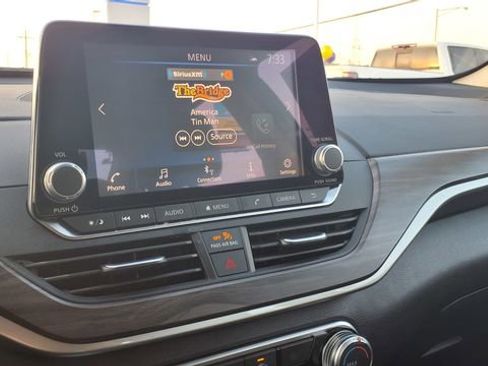 Used 2025 Nissan Altima 2.5 SV image 21