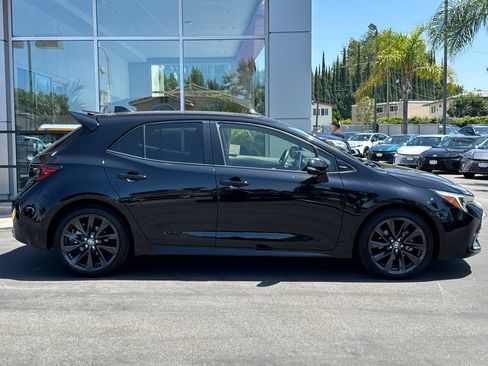 Used 2025 Toyota Corolla XSE FWD image 4