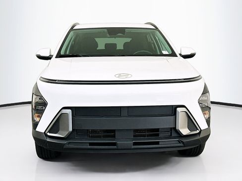 Used 2025 Hyundai Kona SEL image 2