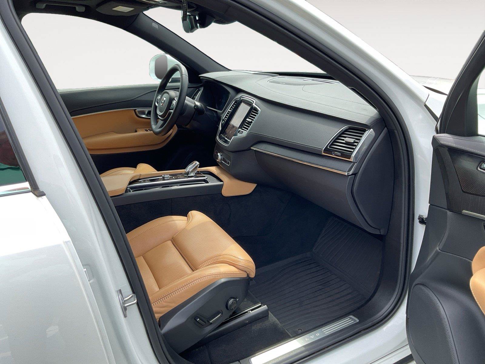 Certified 2024 Volvo XC90 B6 Ultimate w/ Protection Package Premier AWD/4WD image 12