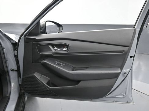 Used 2025 Honda Accord Sport image 31