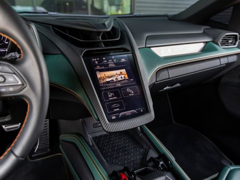 Used 2024 Lamborghini Revuelto image 35