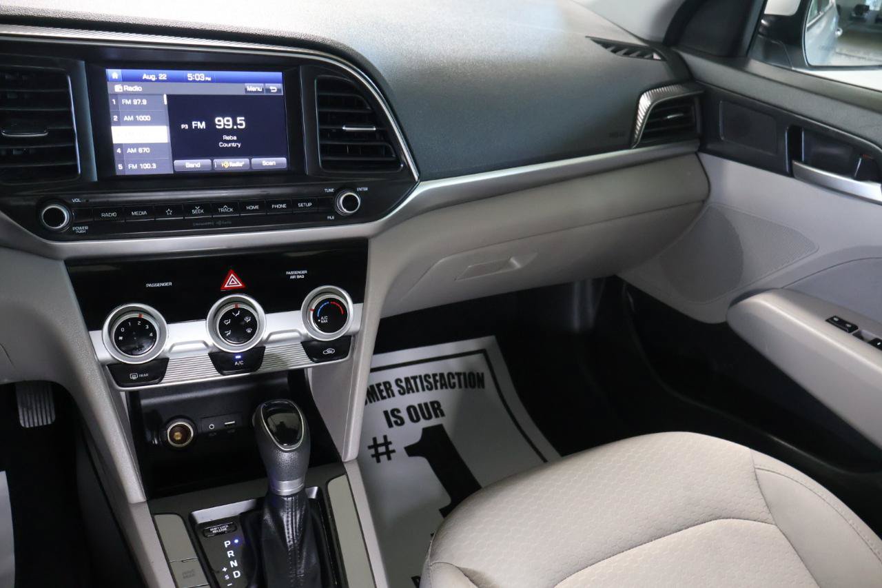 Used 2019 Hyundai Elantra SEL FWD image 25