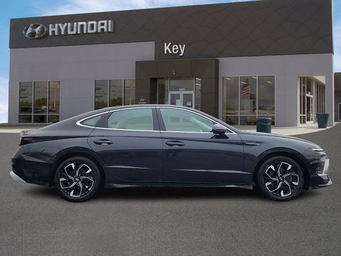 Used 2024 Hyundai Sonata SEL AWD/4WD image 3