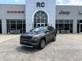 Used 2023 Jeep Compass Limited w/ Elite Group AWD/4WD video 1