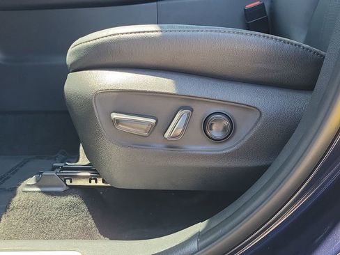 Used 2025 Toyota Grand Highlander AWD image 16