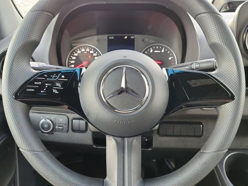 Used 2025 Mercedes-Benz Sprinter 2500 image 25