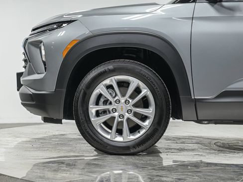 Used 2026 Chevrolet TrailBlazer LS w/ LS Convenience Package AWD/4WD image 3