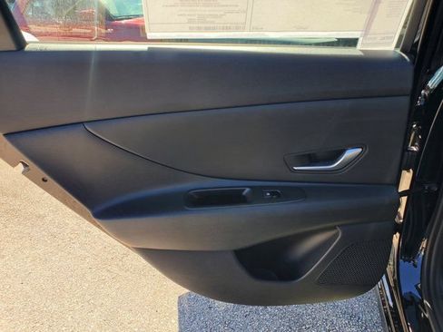 Used 2026 Hyundai Elantra SE w/ Cargo Package FWD image 8
