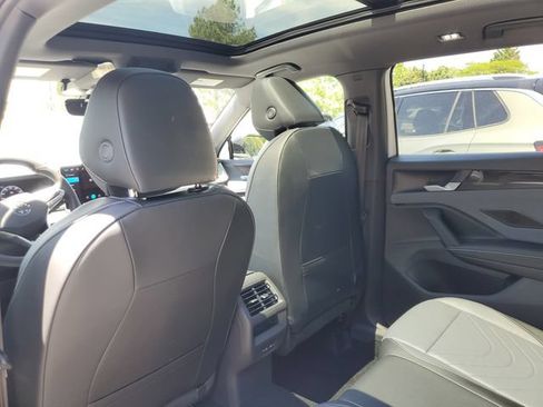 New 2026 Volkswagen Tiguan SE R-Line AWD/4WD image 11