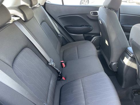 Certified 2023 Hyundai Venue SE image 24