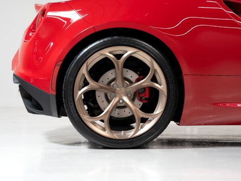 Used 2018 Alfa Romeo 4C Spider image 40