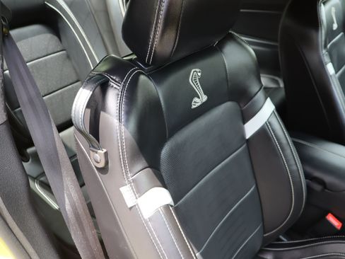 Used 2021 Ford Mustang Shelby GT500 w/ Technology Package RWD image 46