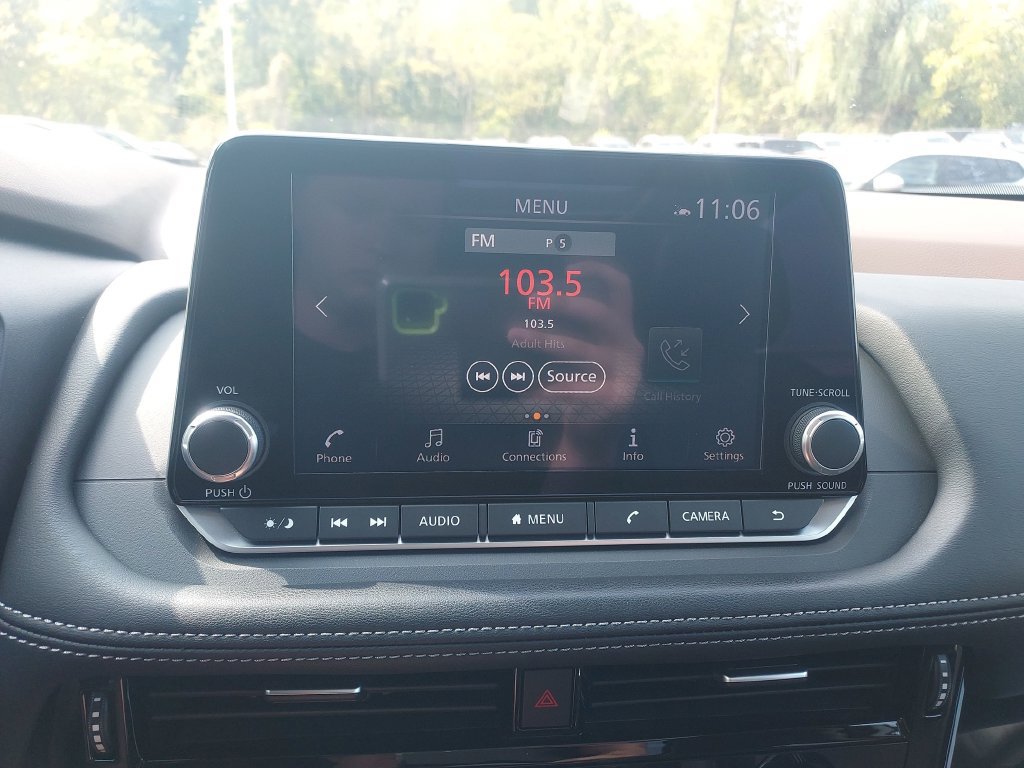 Used 2023 Nissan Rogue SL AWD/4WD image 14