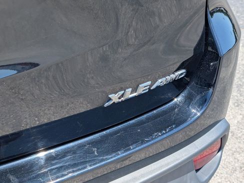 Used 2017 Toyota Highlander XLE AWD/4WD image 24