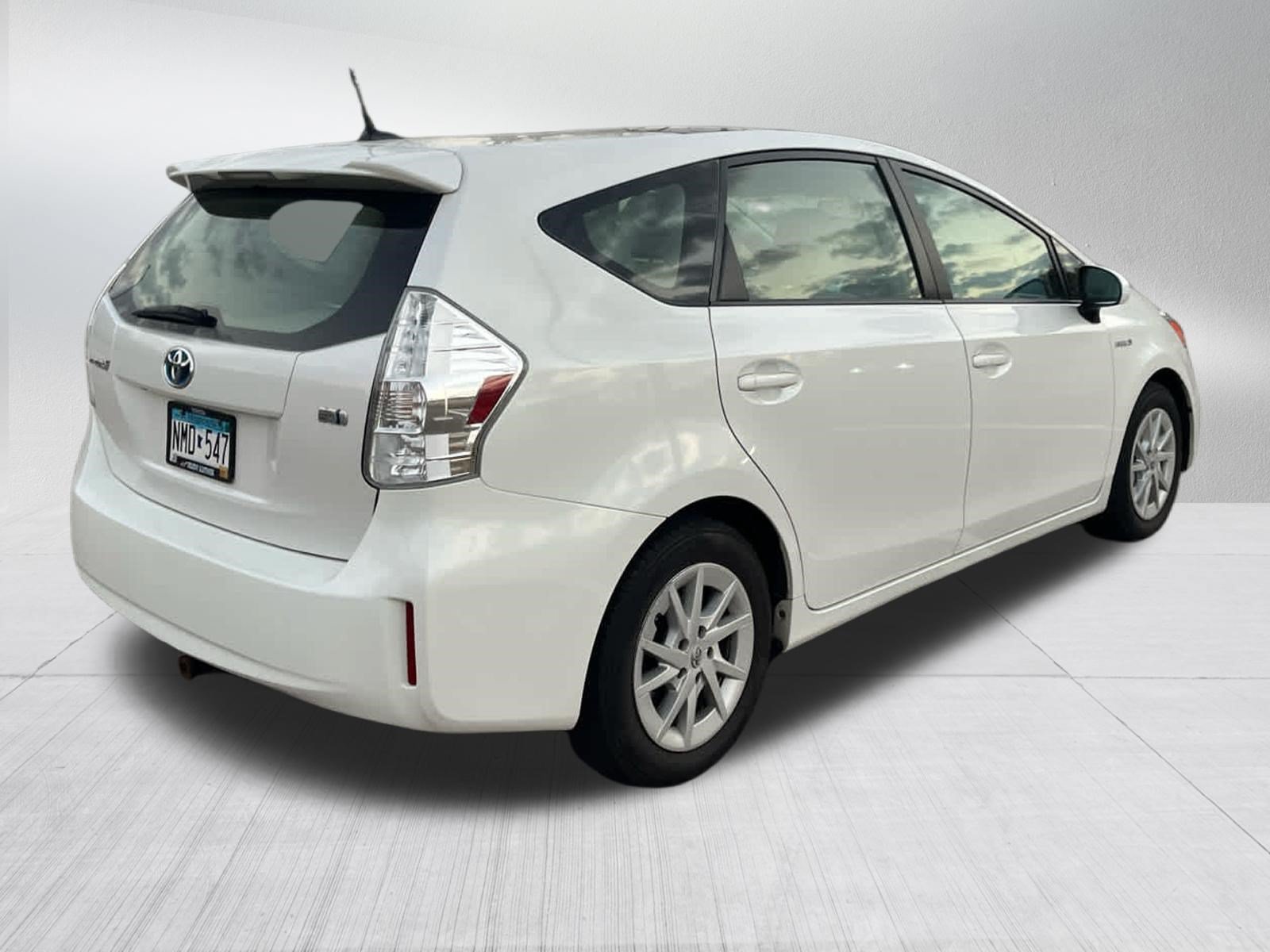Used 2014 Toyota Prius V Three FWD image 9