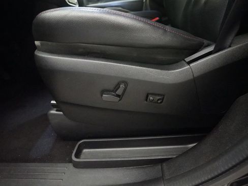 Used 2018 Dodge Grand Caravan GT FWD image 30