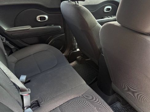 Used 2017 Kia Soul FWD image 19