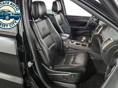 Used 2017 Jeep Grand Cherokee Overland AWD/4WD image 43