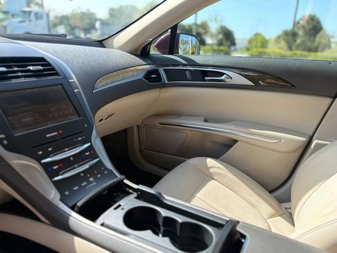 Used 2016 Lincoln MKZ w/ Equipment Group 300A Reserve FWD image 15