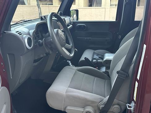 Used 2008 Jeep Wrangler Unlimited Sahara w/ Dual Top Group image 12