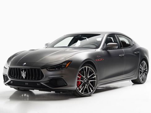 Used 2022 Maserati Ghibli Trofeo image 4