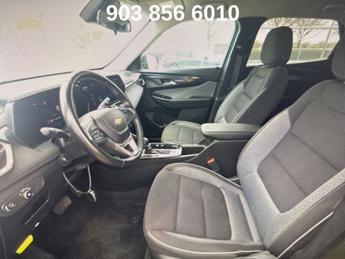 Used 2024 Chevrolet TrailBlazer LT w/ LT Cold Weather Package image 8