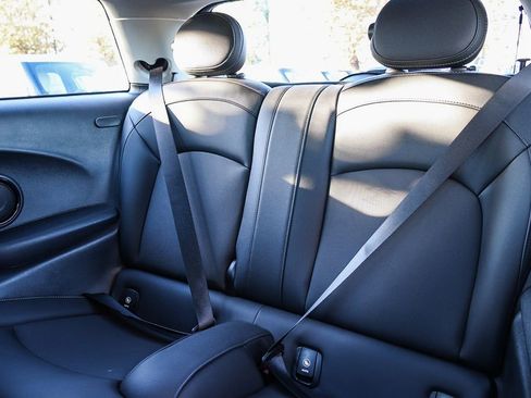 Used 2023 MINI Cooper 2-Door Hardtop image 18