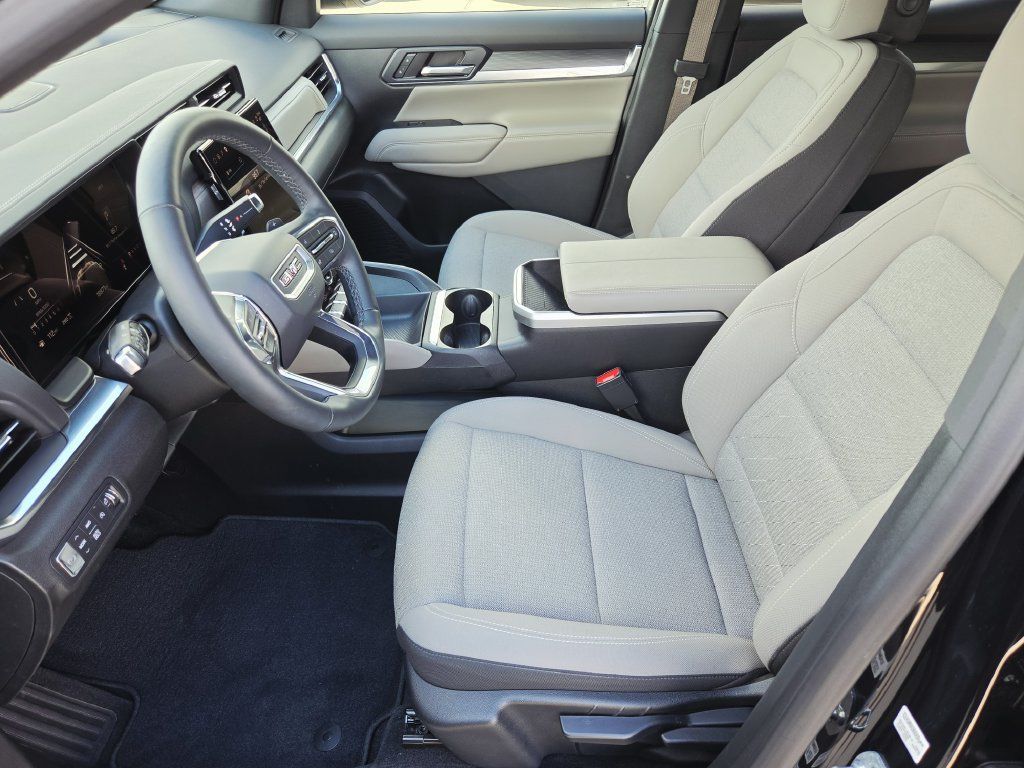 Used 2025 GMC Terrain Elevation w/ Black Edition AWD/4WD image 11