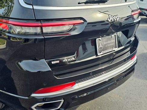 Used 2021 Jeep Grand Cherokee L Summit w/ Advanced Protech Group IV AWD/4WD image 15