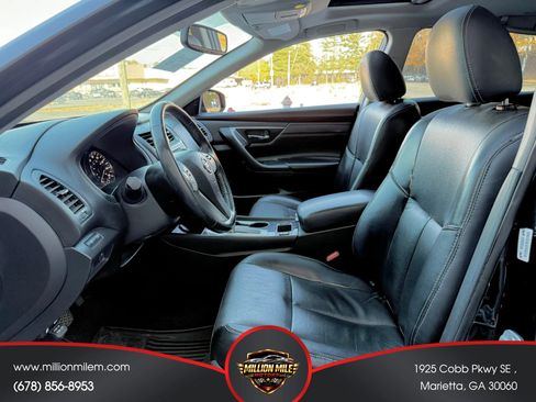 Used 2017 Nissan Altima 2.5 SL w/ 2.5 Technology Package FWD image 2