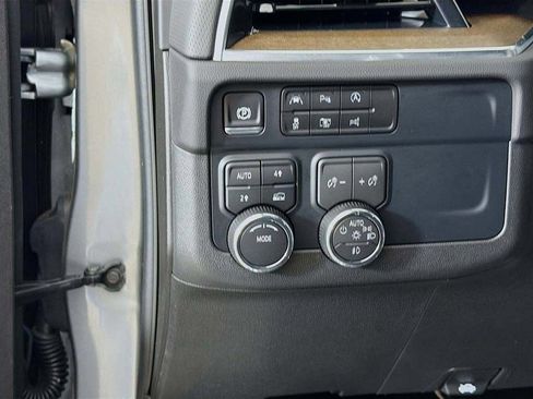 Used 2025 Chevrolet Tahoe High Country AWD/4WD image 34