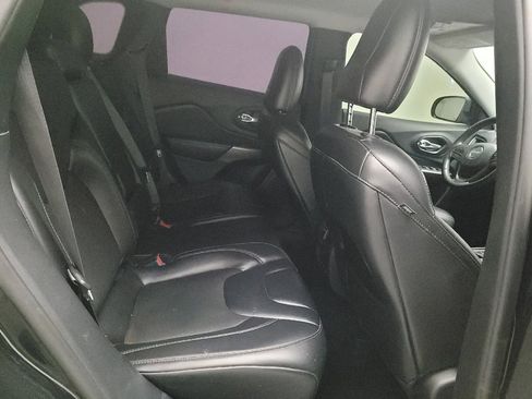 Used 2020 Jeep Cherokee Latitude Plus FWD image 19