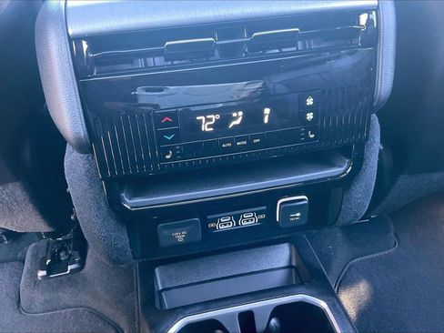 New 2026 Jeep Grand Wagoneer Limited AWD/4WD image 18
