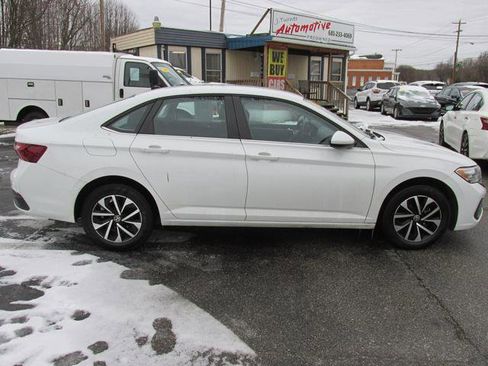 Used 2022 Volkswagen Jetta S image 4