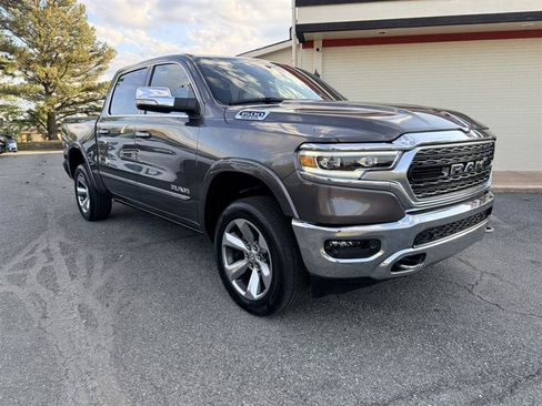 Used 2022 RAM 1500 Limited AWD/4WD image 3