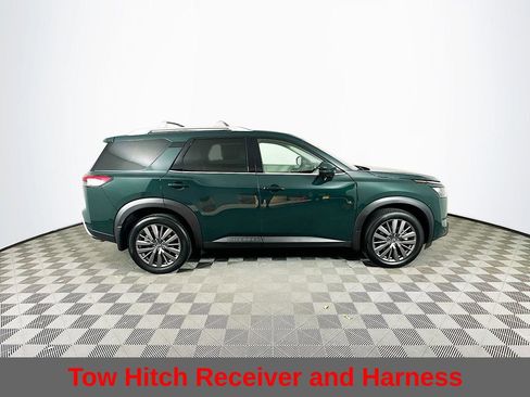 Certified 2025 Nissan Pathfinder SL w/ SL Premium Package AWD/4WD image 13