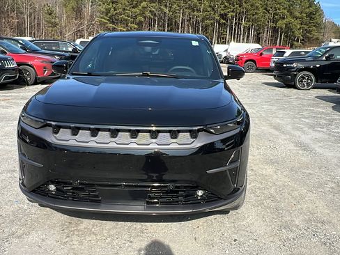 Used 2024 Jeep Wagoneer Launch Edition image 3