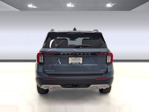 New 2026 Ford Explorer Active w/ Active Comfort Package AWD/4WD image 8