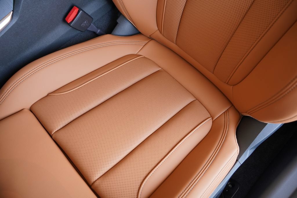 Used 2026 BMW 230i Coupe w/ Premium Package RWD image 12