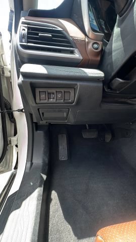 Used 2020 Subaru Outback Touring XT AWD/4WD image 13
