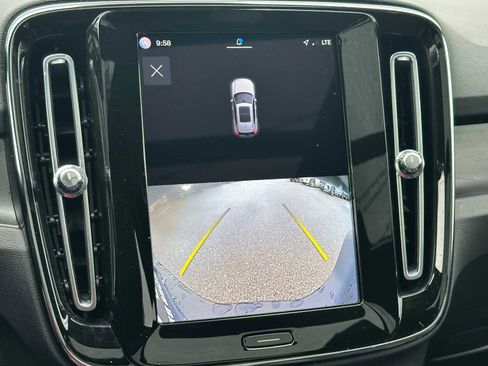 Certified 2023 Volvo XC40 Recharge Ultimate w/ Protection Package Premier AWD/4WD image 27