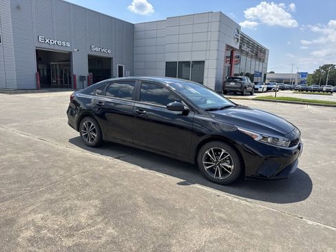 Certified 2023 Kia Forte LXS FWD image 9