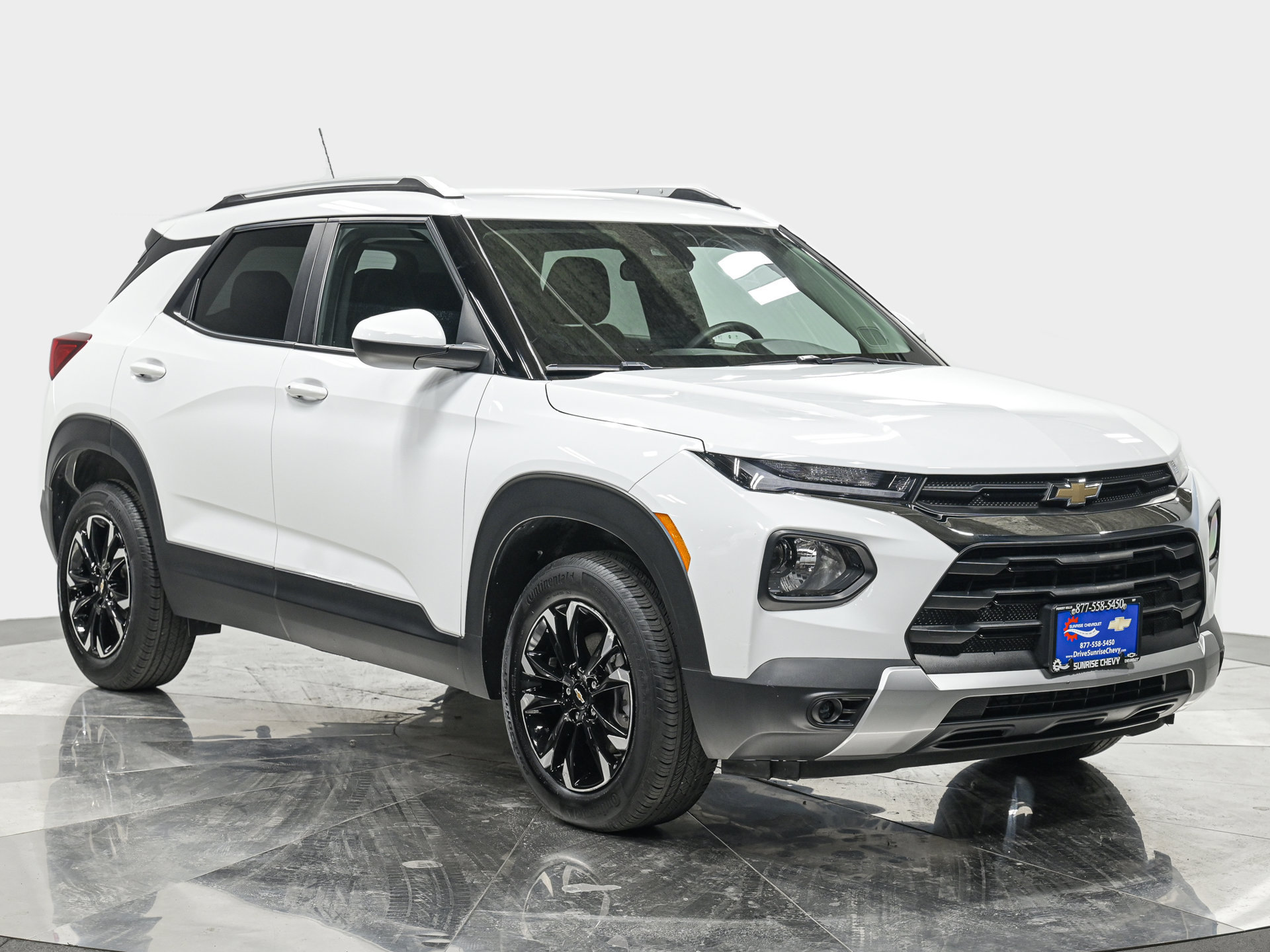 Used 2023 Chevrolet TrailBlazer LT w/ Convenience Package AWD/4WD image 11
