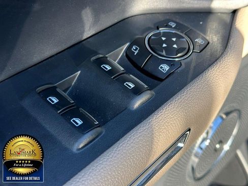 Used 2023 Ford Expedition Limited image 8