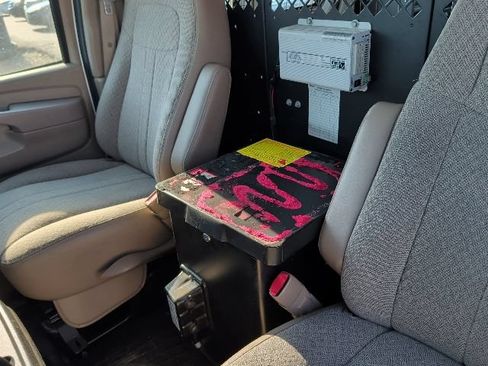 Used 2012 Chevrolet Express 2500 RWD image 4